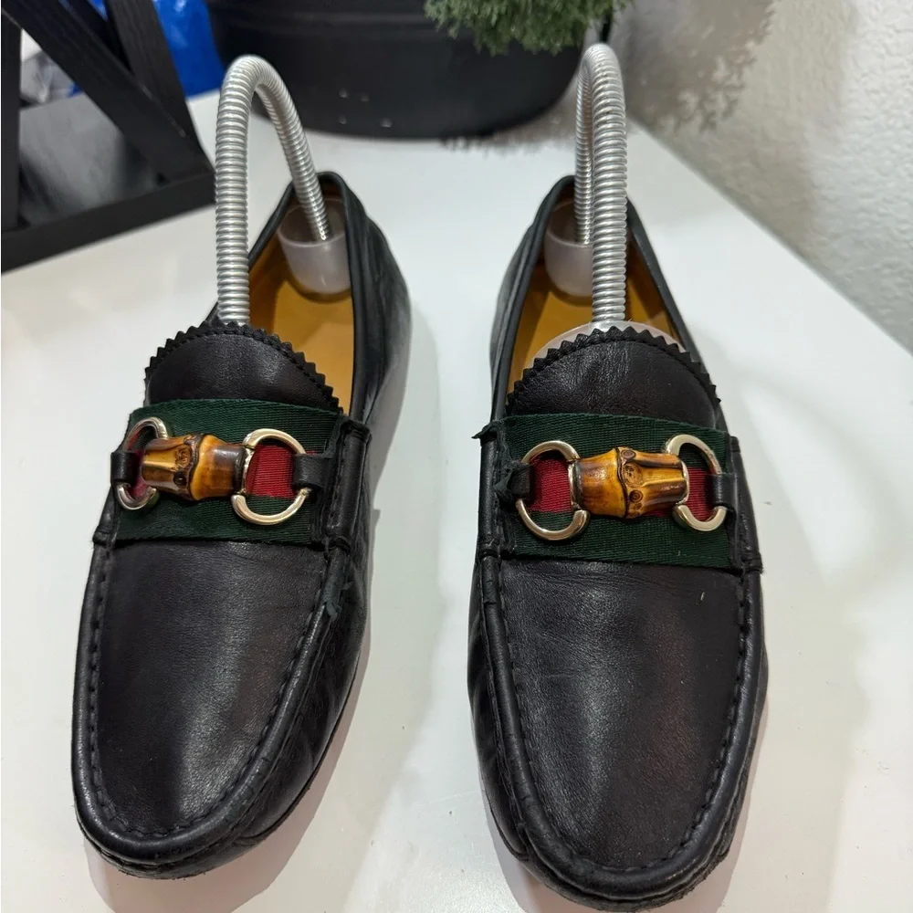 Gucci Black Leather Loafers with Red and Green Detail